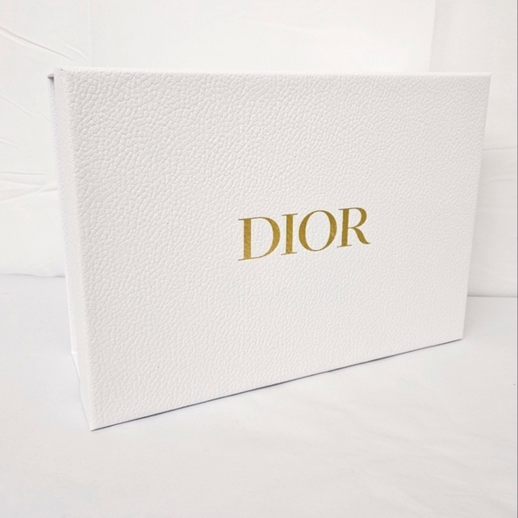 Dior White Gift Box and Tissue Paper Set with Gold Logo NWOT - Picture 6 of 6